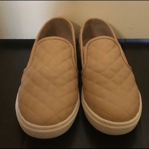 Pillow top pattern loafers